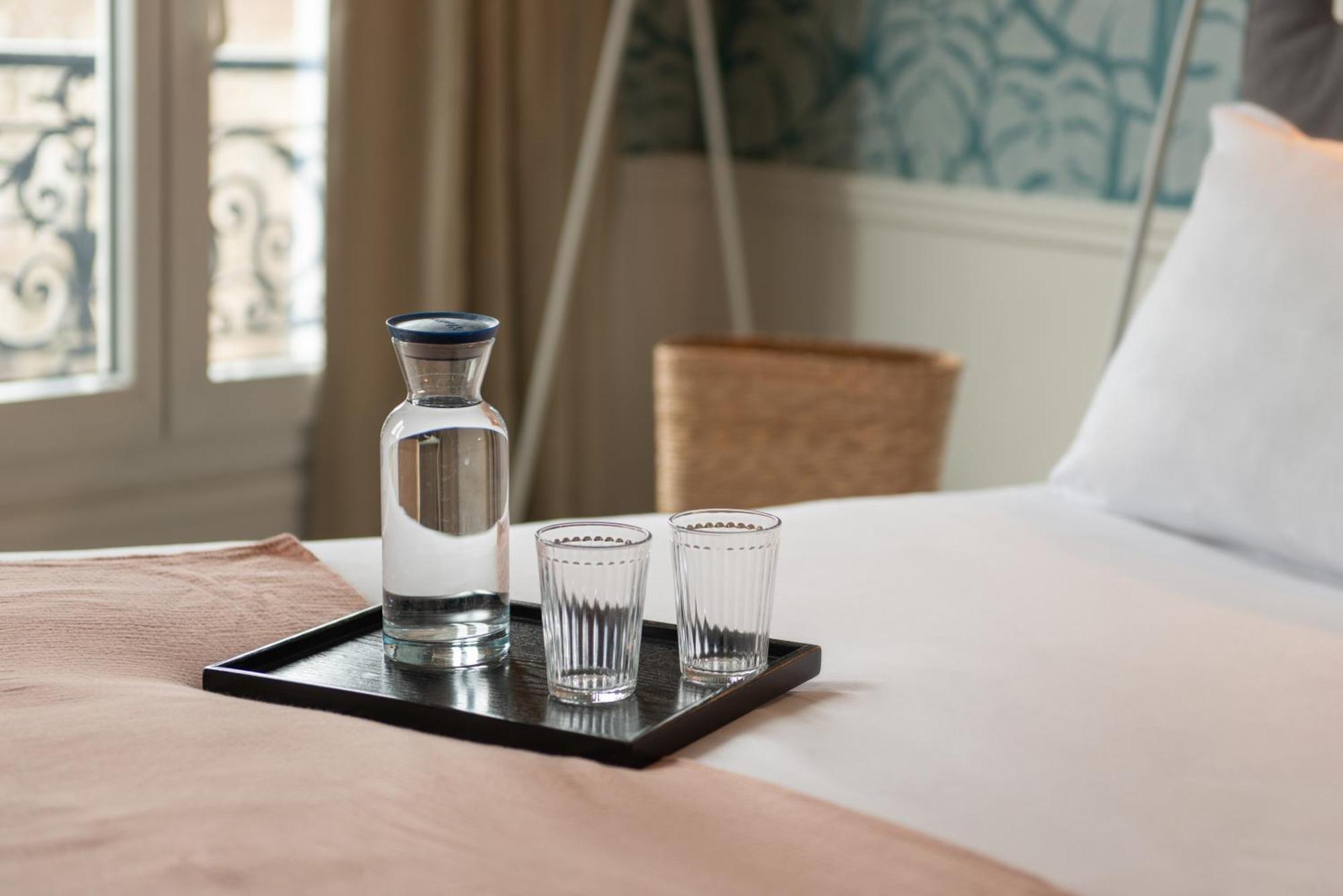 Hotel Avama Prony Paris Room photo
